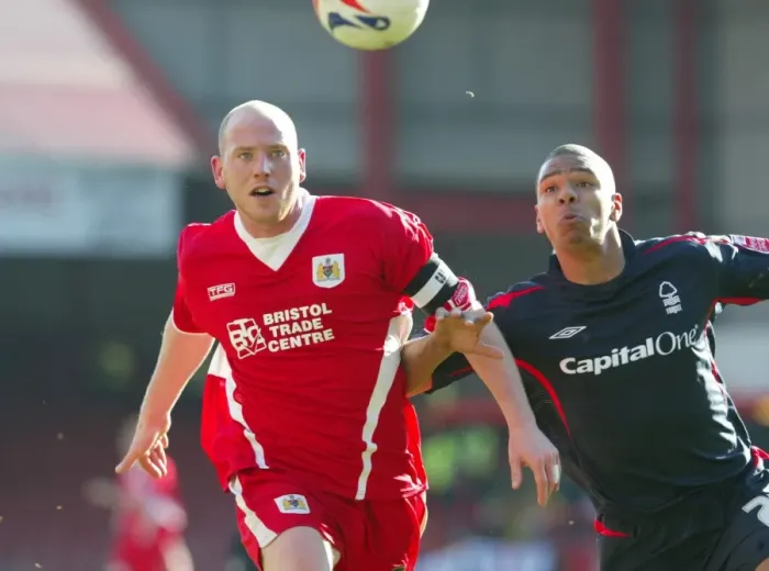Framed Print : Steve Brooker in Action: A Standout Moment at Bristol City Football Club (05-06)