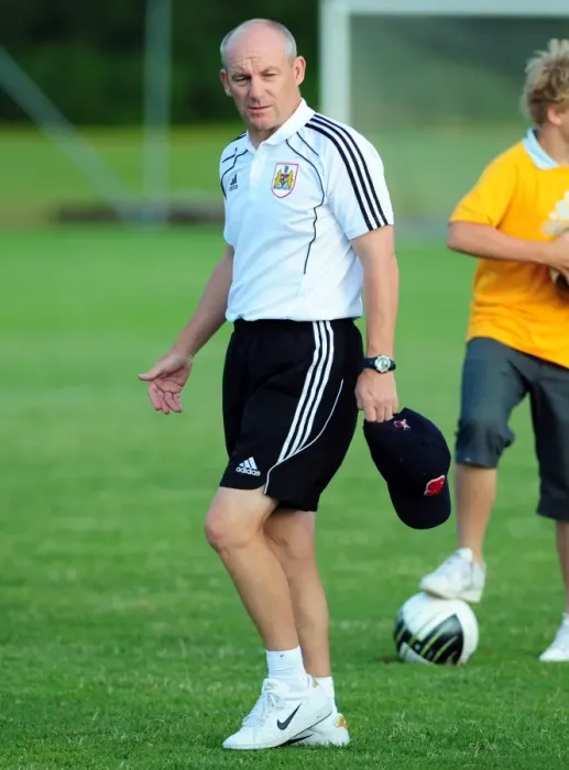 Framed Print : Steve Coppell: In Action on the Touchline for Bristol City FC