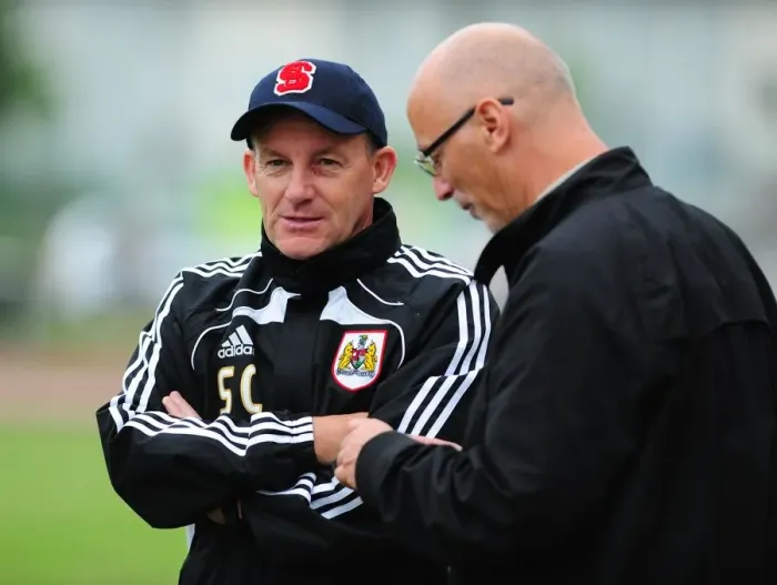 Framed Print : Steve Coppell Engages with Fans at IFK Gothenburg vs. Bristol City Match