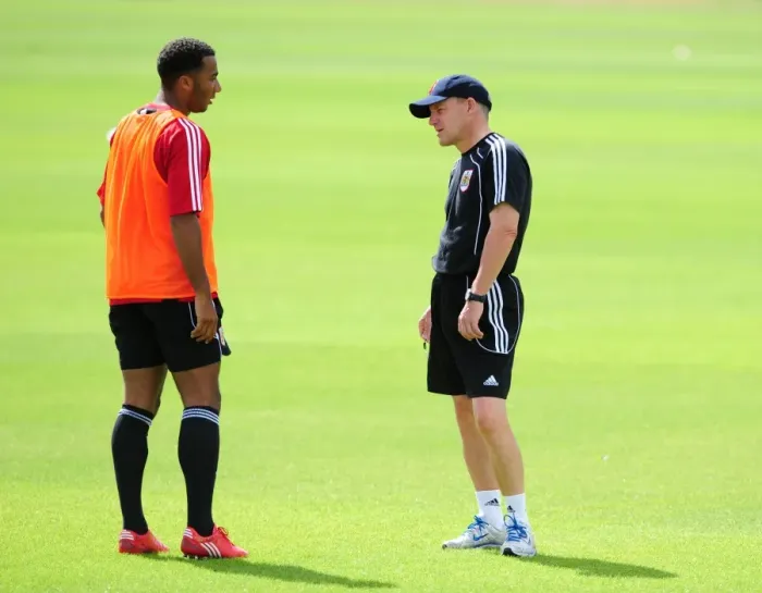 Framed Print : Steve Coppell and Nicky Maynard: Pre-Season Training at Bristol City Framed Print : Steve Coppell and Nicky Maynard: Pre-Season Training at Bristol City