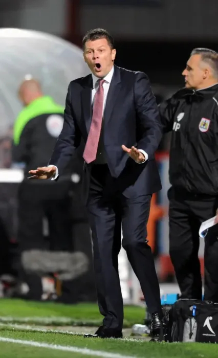 Framed Print : Steve Cotterill and Bristol City Take on Cheltenham Town in Johnstone's Paint Trophy Match, October 2014 Framed Print : Steve Cotterill and Bristol City Take on Cheltenham Town in Johnstone's Paint Trophy Match, October 2014