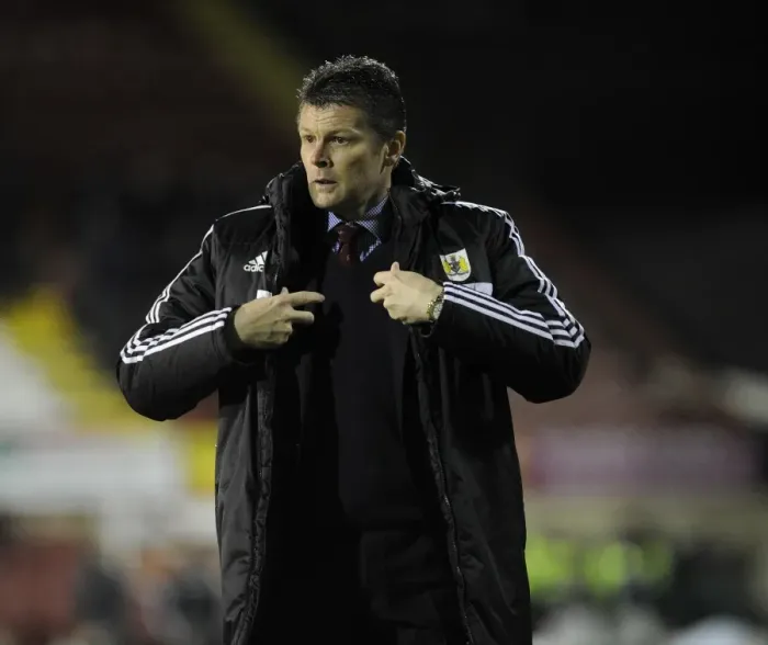 Framed Print : Steve Cotterill Leads Bristol City at Griffin Park, 2014 - Football Manager in Action