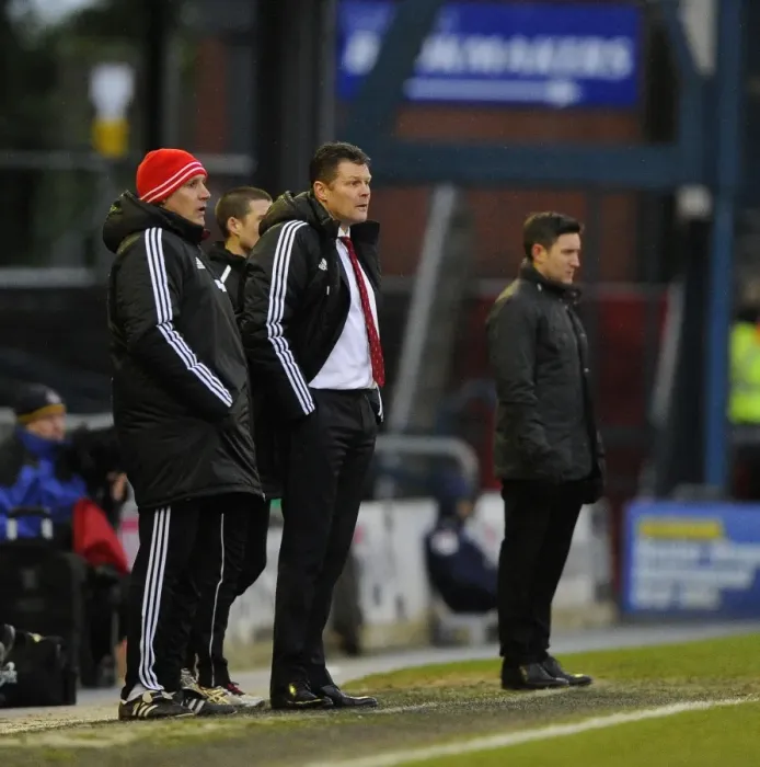 Framed Print : Steve Cotterill Leads Bristol City at Oldham Athletic, Sky Bet League One (08.02.2014) Framed Print : Steve Cotterill Leads Bristol City at Oldham Athletic, Sky Bet League One (08.02.2014)