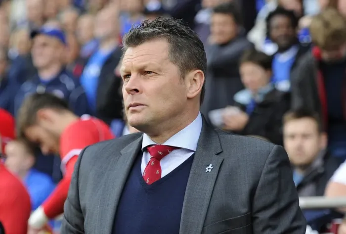 Framed Print : Steve Cotterill Leads Bristol City at Proact Stadium, 25 / 04 / 2015 Framed Print : Steve Cotterill Leads Bristol City at Proact Stadium, 25 / 04 / 2015