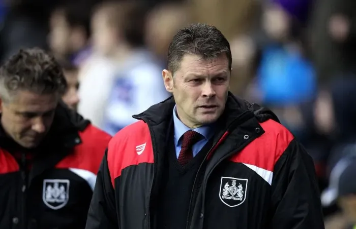 Framed Print : Steve Cotterill Leads Bristol City at Reading, 2016