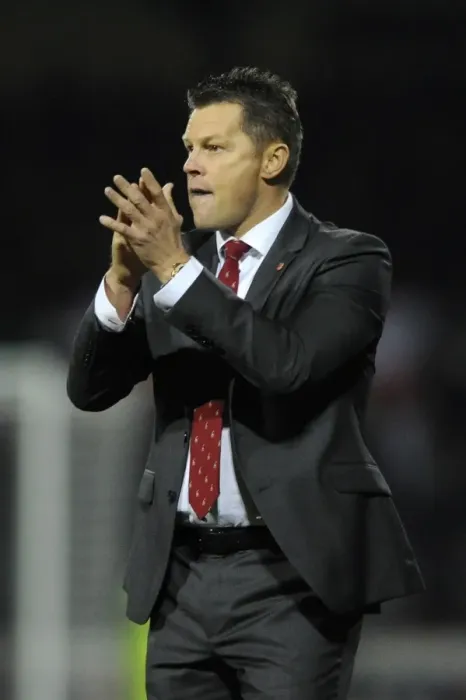 Framed Print : Steve Cotterill Leads Bristol City at Swindon Town, November 15, 2014 Framed Print : Steve Cotterill Leads Bristol City at Swindon Town, November 15, 2014