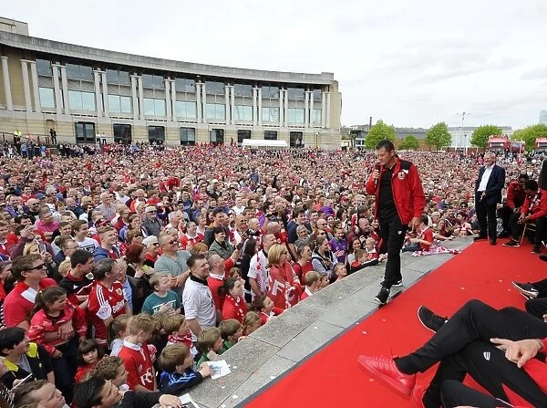 Steve Cotterill Speaks to Thousands at Sold-Out Bristol City Celebration Tour (04 / 05 / 2015)