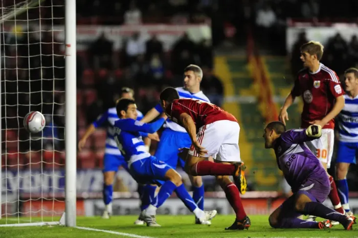 Framed Print : Steven Caulker in Action: Bristol City vs. Reading, Npower Championship, Ashton Gate, 19 / 10 / 2010