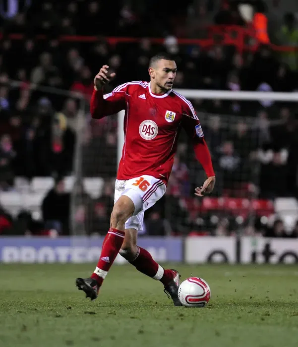 Framed Print : Steven Caulker in Action: Championship Showdown - Bristol City vs Sheffield United (2010, Ashton Gate Stadium) Framed Print : Steven Caulker in Action: Championship Showdown - Bristol City vs Sheffield United (2010, Ashton Gate Stadium)