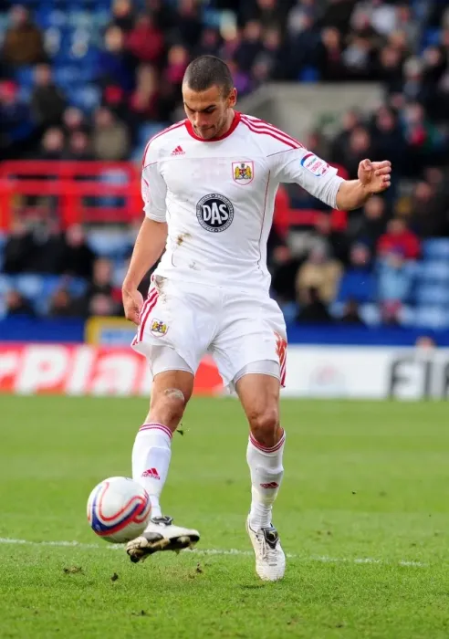 Framed Print : Steven Caulker of Bristol City in Action at Crystal Palace, Championship Match, Selhurst Park, London, 2011 Framed Print : Steven Caulker of Bristol City in Action at Crystal Palace, Championship Match, Selhurst Park, London, 2011