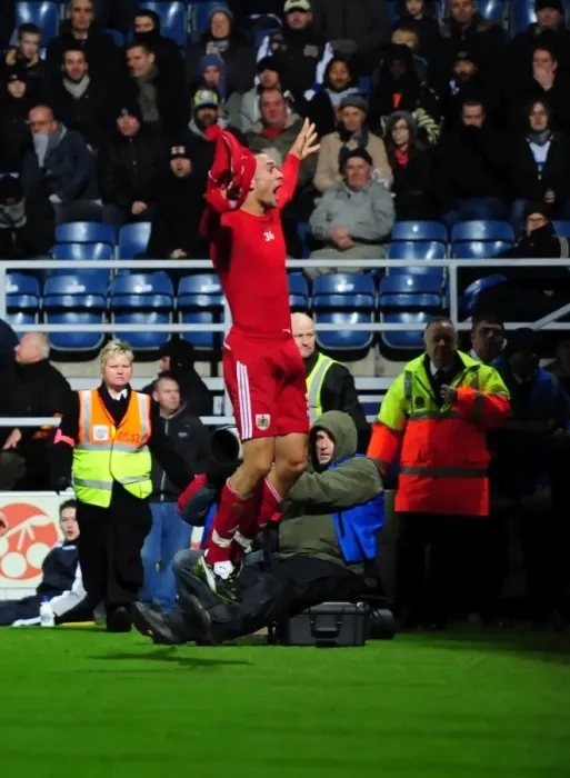 Framed Print : Steven Caulker's Last-Minute Stunner: QPR vs. Bristol City, Championship Match, 03 / 01 / 2011
