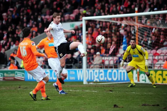 Framed Print : Steven Davies Goal Attempt vs Blackpool, Npower Championship 2013