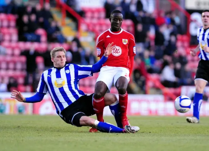 Framed Print : A Tackle in the FA Cup: Daniel Jones vs. Albert Adomah (Bristol City vs. Sheffield Wednesday, 08 / 01 / 2011) Framed Print : A Tackle in the FA Cup: Daniel Jones vs. Albert Adomah (Bristol City vs. Sheffield Wednesday, 08 / 01 / 2011)