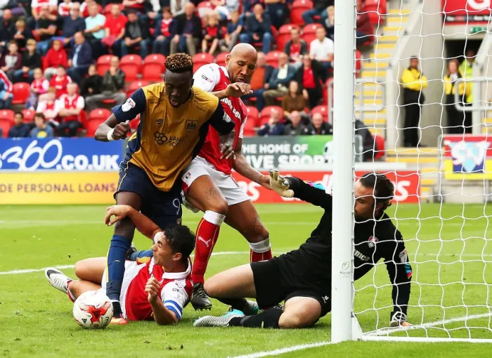 Framed Print : Tammy Abraham in Goal Mouth Scramble: Rotherham United vs. Bristol City Championship Clash