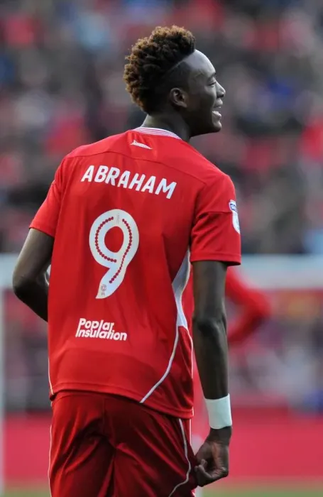 Framed Print : Tammy Abraham Strikes for Bristol City Against Reading, 2017