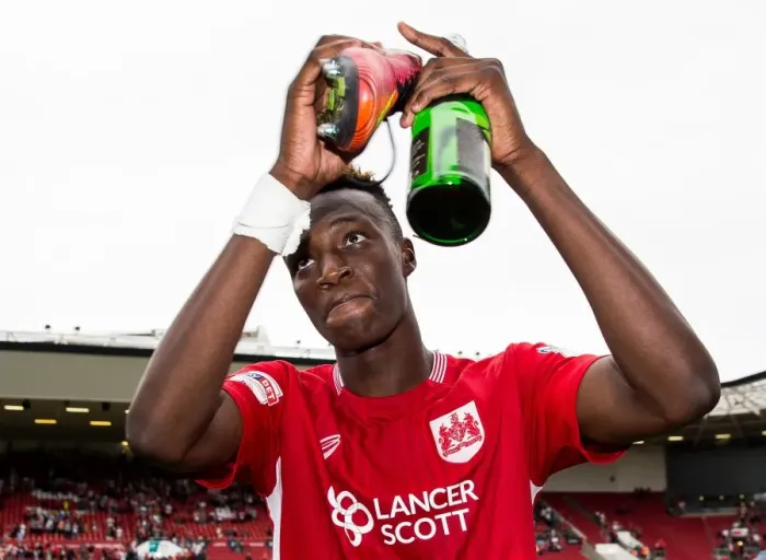 Framed Print : Tammy Abraham's Brilliant Performance: Bristol City's 3-1 Win Over Aston Villa