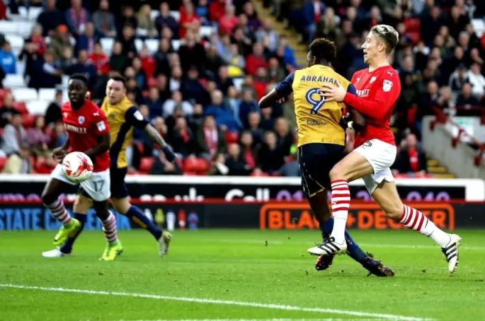 Framed Print : Tammy Abraham's Dramatic 2-1 Goal: Thrilling Victory for Bristol City over Barnsley (October 2016)