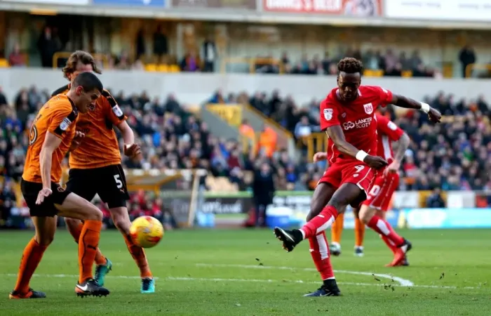 Framed Print : Tammy Abraham's Shot at Glory: Wolverhampton Wanderers vs. Bristol City (December 2016)