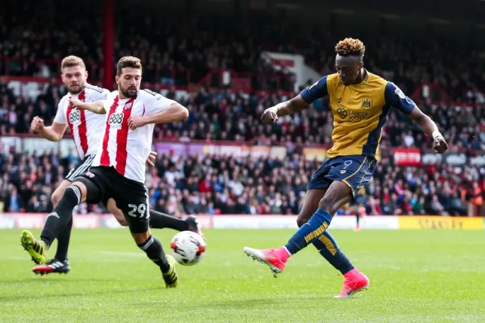 Framed Print : Tammy Abraham's Shot at Griffin Park: Brentford vs. Bristol City, Sky Bet EFL Championship (01 / 04 / 2017) Framed Print : Tammy Abraham's Shot at Griffin Park: Brentford vs. Bristol City, Sky Bet EFL Championship (01 / 04 / 2017)
