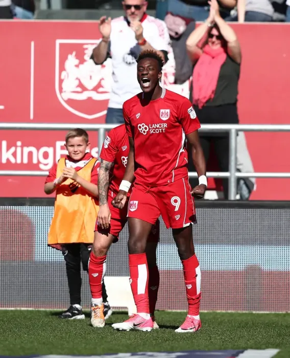 Framed Print : Tammy Abraham's Thrilling Goal: Bristol City vs Barnsley, Sky Bet Championship (April 2017)
