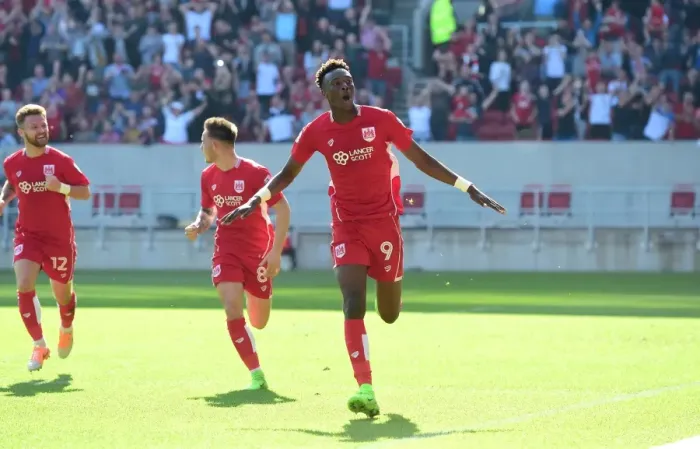 Framed Print : Tammy Abraham's Thrilling Goal: Historic Victory for Bristol City over Wolverhampton Wanderers (08.04.2017)