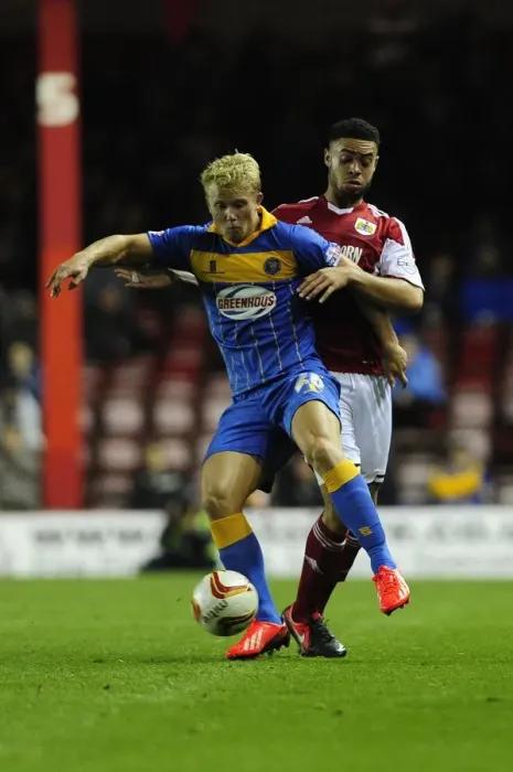 Framed Print : A Tense Battle: Derrick Williams vs Curtis Main - Bristol City vs Shrewsbury Town, Sky Bet League One