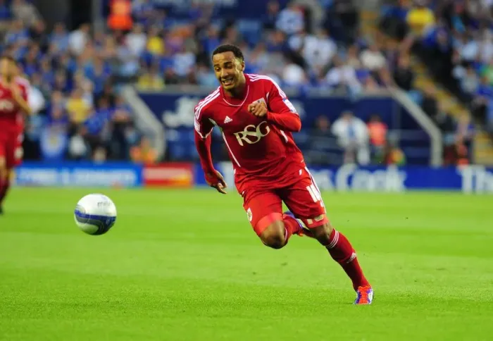 Framed Print : Tense Championship Showdown: Nicky Maynard vs. Leicester City, August 2011 (Editorial Use Only) Framed Print : Tense Championship Showdown: Nicky Maynard vs. Leicester City, August 2011 (Editorial Use Only)
