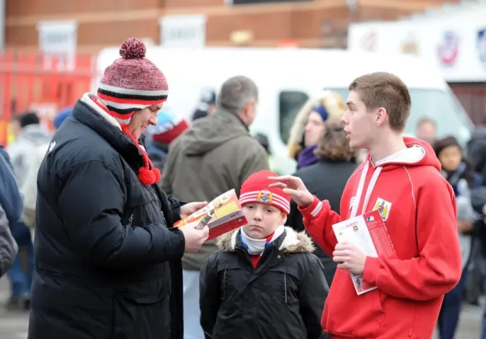 Framed Print : Thousands of Bristol City Fans Gather at Ashton Gate for FA Cup Match against West Ham United, January 2015