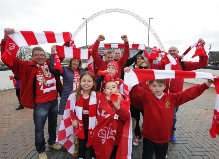 Framed Print : Thousands of Ecstatic Bristol City Fans Gather at Wembley Stadium for Johnstone's Paint Trophy Final
