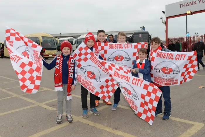 Framed Print : Thousands of Ecstatic Bristol City Fans Heading to Wembley for the Johnstone's Paint Trophy Final Against Walsall