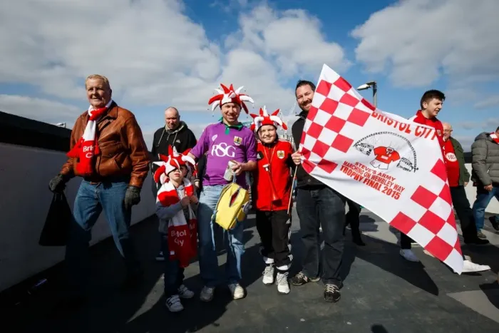 Framed Print : Thousands of Passionate Bristol City Fans Converge on Wembley Stadium for the Johnstones Paint Trophy Final Framed Print : Thousands of Passionate Bristol City Fans Converge on Wembley Stadium for the Johnstones Paint Trophy Final