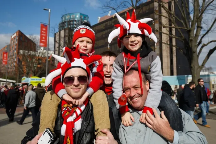 Framed Print : Thousands of Passionate Bristol City Fans Converge on Wembley Stadium for the Johnstones Paint Trophy Final Framed Print : Thousands of Passionate Bristol City Fans Converge on Wembley Stadium for the Johnstones Paint Trophy Final