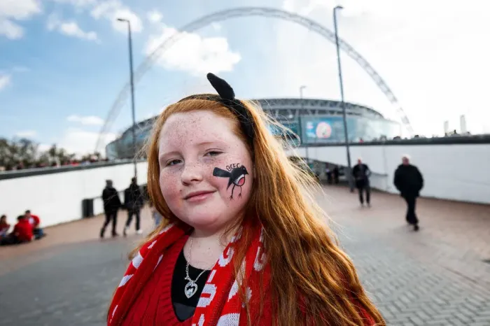 Framed Print : Thousands of Passionate Bristol City Fans Converge on Wembley Stadium for the Johnstones Paint Trophy Final Framed Print : Thousands of Passionate Bristol City Fans Converge on Wembley Stadium for the Johnstones Paint Trophy Final