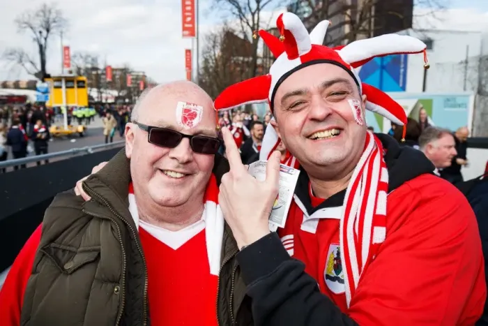 Framed Print : Thousands of Passionate Bristol City Fans Gather at Wembley Stadium for the Johnstones Paint Trophy Final