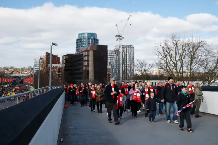 Framed Print : Thousands of Passionate Bristol City Fans Heading to Wembley Stadium for the Johnstones Paint Trophy Final Framed Print : Thousands of Passionate Bristol City Fans Heading to Wembley Stadium for the Johnstones Paint Trophy Final