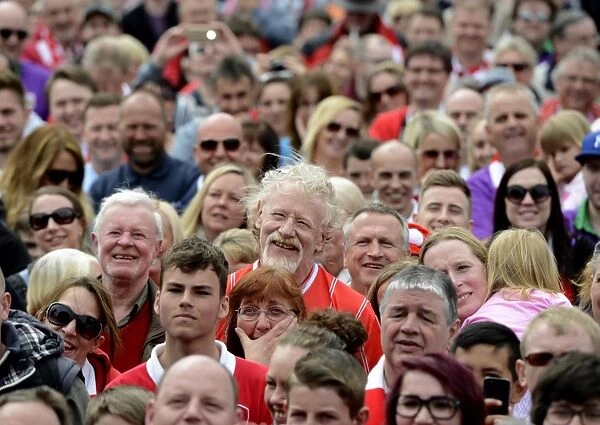 Thousands of Passionate Bristol City Fans Pack Lloyds Amphitheater for Unforgettable Celebration Tour (2015)