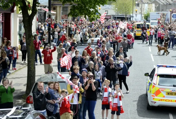 Framed Print : Thousands Welcome Home Bristol City FC: Unforgettable Celebration Tour Framed Print : Thousands Welcome Home Bristol City FC: Unforgettable Celebration Tour