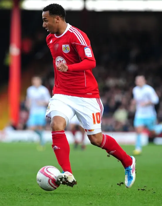 Framed Print : Thrilling Championship Goal by Nicky Maynard: Bristol City vs. Burnley at Ashton Gate Stadium (March 19, 2011)