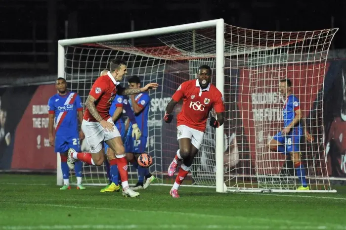 Framed Print : Thrilling FA Cup Moment: Jay Emmanuel-Thomas's Euphoric Goal Celebration for Bristol City