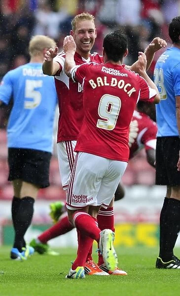Thrilling Goal: Jay Emmanuel-Thomas Scores for Bristol City against Bradford City - Team Celebration