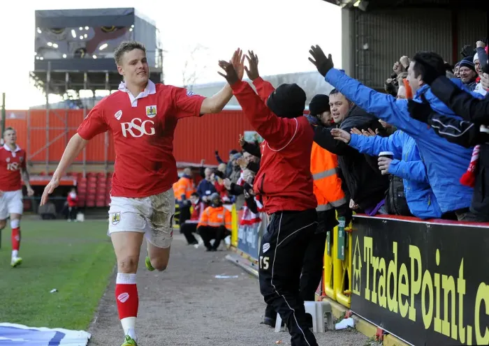 Framed Print : Thrilling Goal: Matt Smith Scores for Bristol City Against Fleetwood Town at Ashton Gate (January 2015) Framed Print : Thrilling Goal: Matt Smith Scores for Bristol City Against Fleetwood Town at Ashton Gate (January 2015)