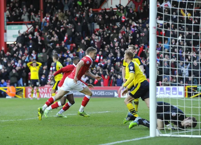 Framed Print : Thrilling Goal: Matt Smith Scores for Bristol City in Sky Bet League One