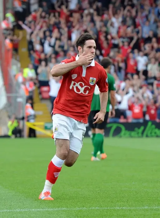 Framed Print : Thrilling Moment: Greg Cunningham Scores for Bristol City in Sky Bet League One