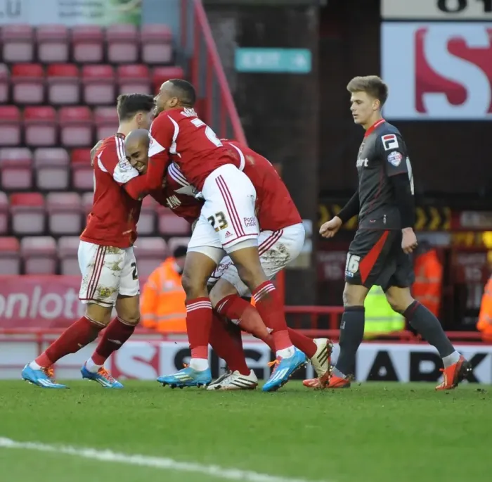 Framed Print : Thrilling Moment: Marvin Elliott's Goal Celebration for Bristol City at Ashton Gate, February 1, 2014