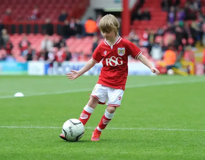 Framed Print : Thrilling Sky Bet League One Clash: Bristol City vs Walsall at Ashton Gate (May 3, 2015)