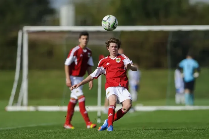Framed Print : Tom Fry in Action: Bristol City U18 vs Brighton & Hove Albion U18, October 5, 2013