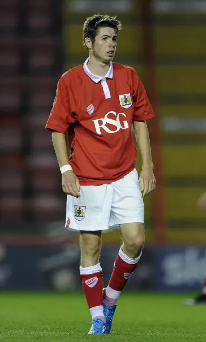 Framed Print : Tom Fry in Action: Bristol City U21s vs Crystal Palace U21s at Ashton Gate Framed Print : Tom Fry in Action: Bristol City U21s vs Crystal Palace U21s at Ashton Gate