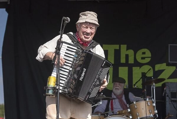 Tommy Banner of The Wurzels Performs at Ashton Gate During Bristol City vs Birmingham City Match, Sky Bet Championship (07 / 05 / 2017)