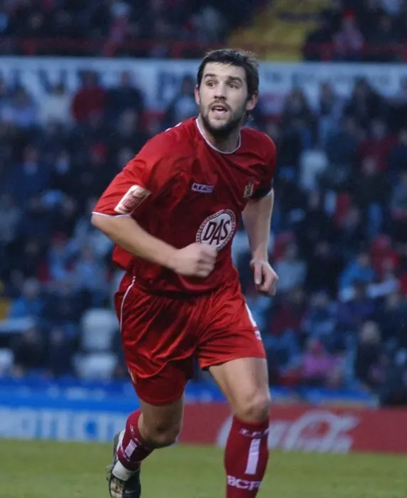 Framed Print : Tommy Doherty in Action: 04-05 Season, Bristol City Football Club Framed Print : Tommy Doherty in Action: 04-05 Season, Bristol City Football Club