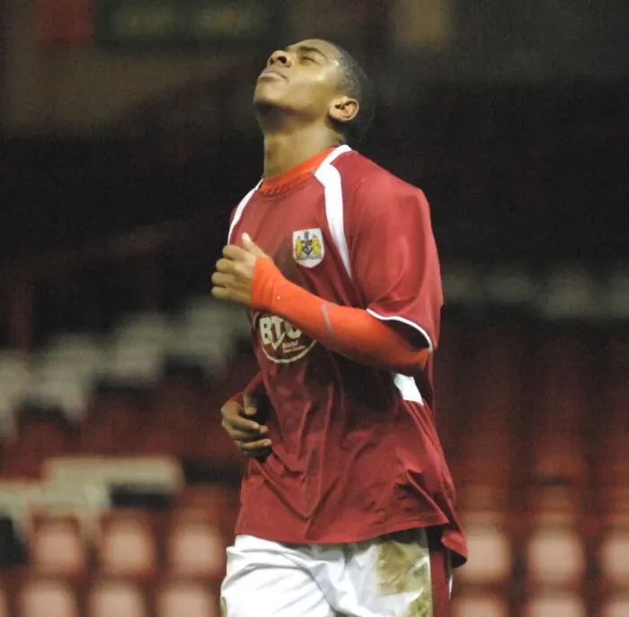 Framed Print : Tristan Plummer in Action: Bristol City U18s vs Leeds Utd U18s Framed Print : Tristan Plummer in Action: Bristol City U18s vs Leeds Utd U18s